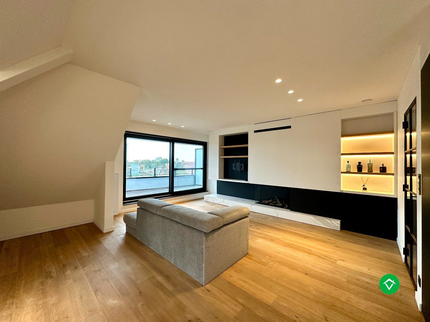 Penthouse met drie slaapkamers en garage in het centrum Koekelare foto 5