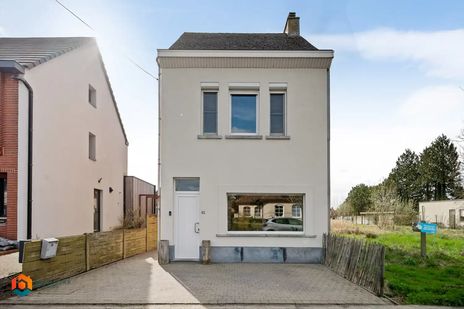 Hoofdfoto van de publicatie: Instapklare gerenoveerde woning met 2 slpkrs en tuin met prachtige veranda te Putte