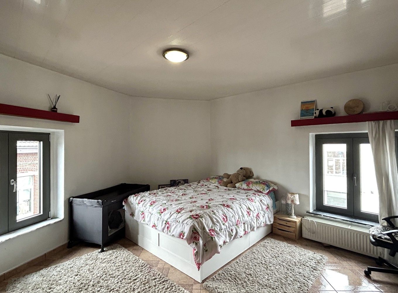 Hoekwoning met 4 slaapkamers en 2 badkamers foto 14