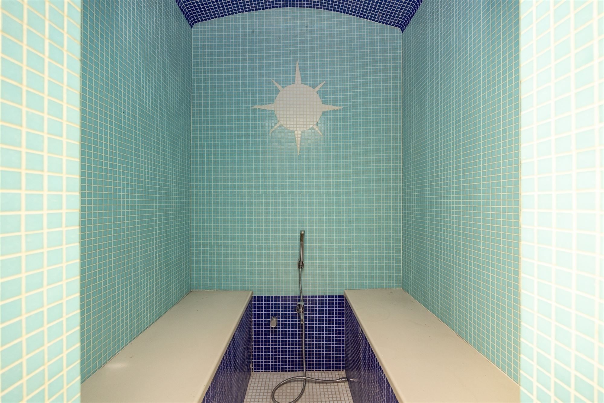 Ruime moderne woning met royale tuin  foto 27