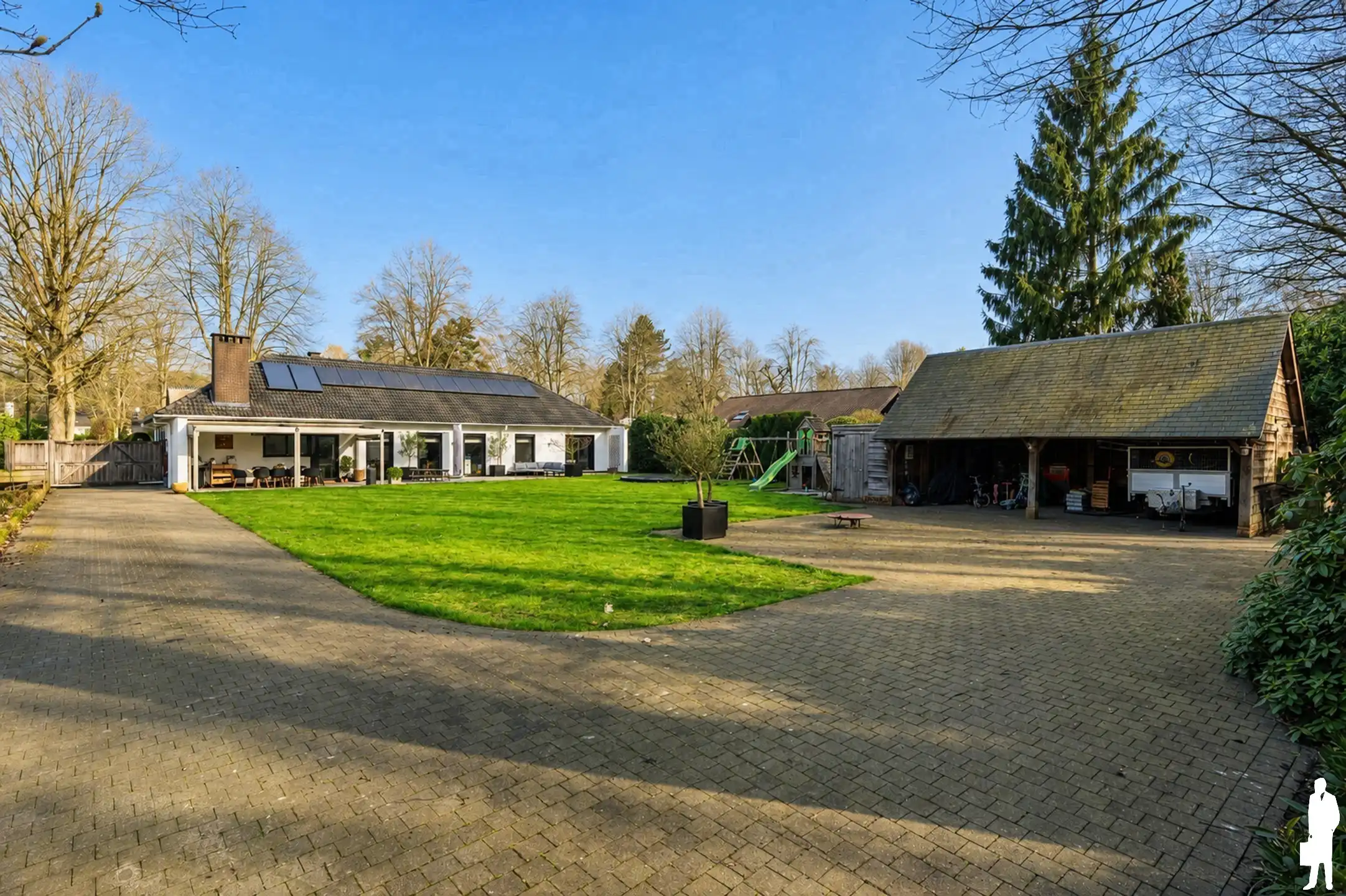 Instapklare gelijkvloerse villa op toplocatie (ca. 2.028 m²) foto 26