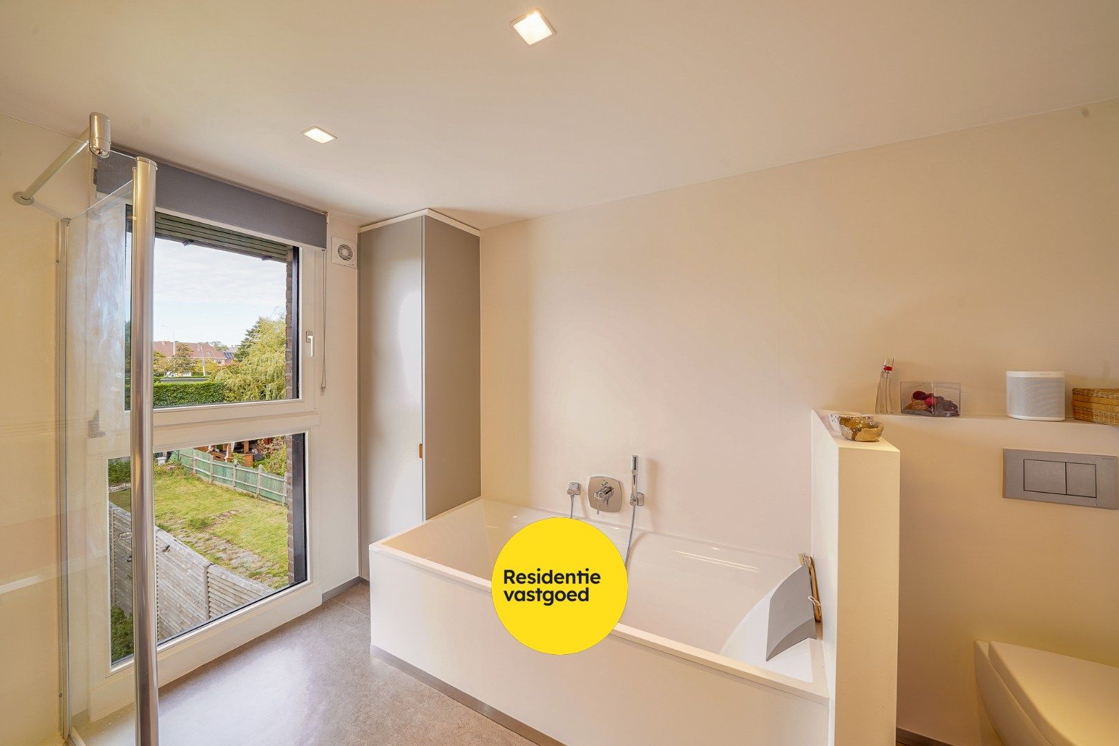 Instapklare halfopen woning met zonnige tuin, aparte garage en tuinhuis foto 21