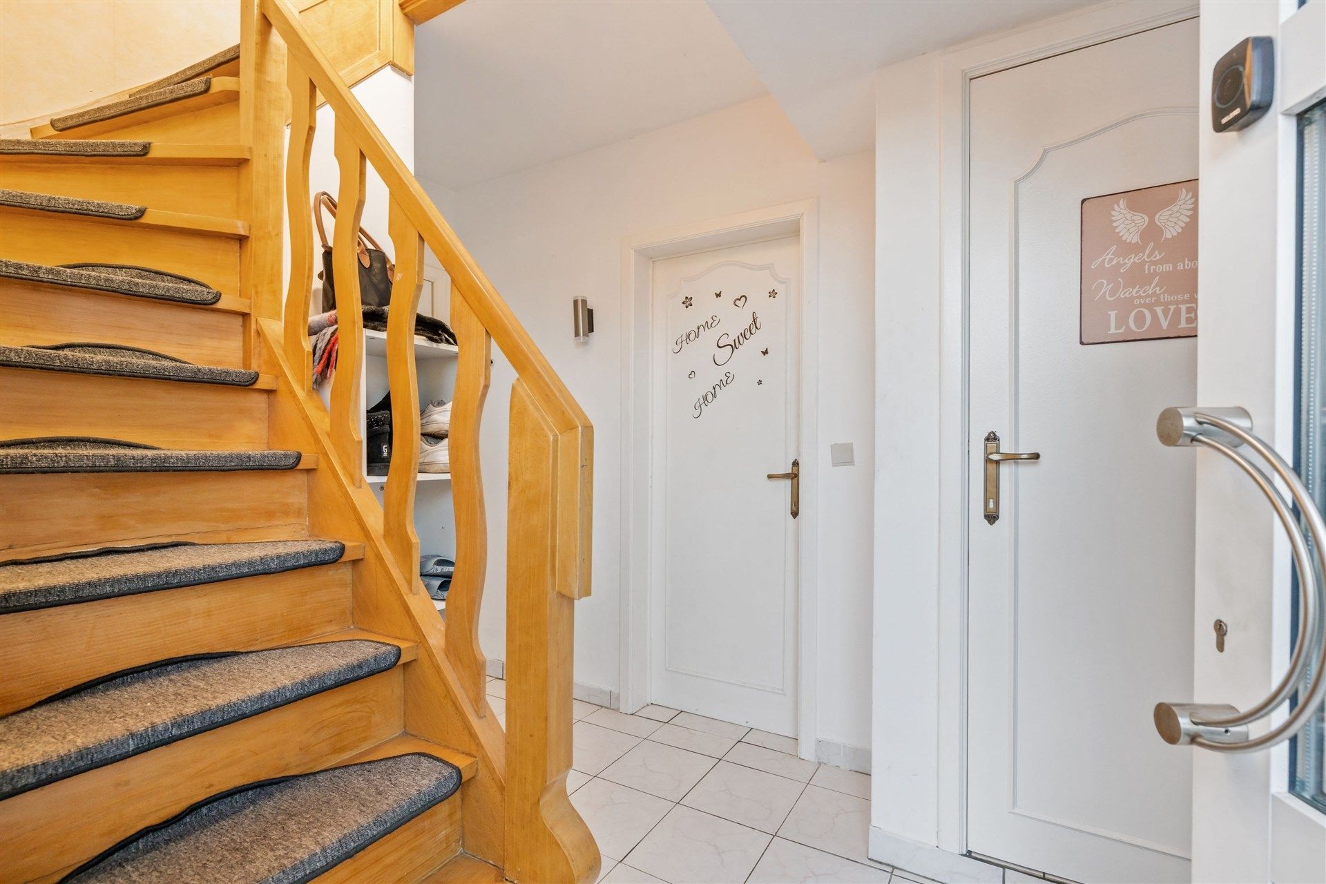 Instapklare gezinswoning met 3 slaapkamers en garage foto 9