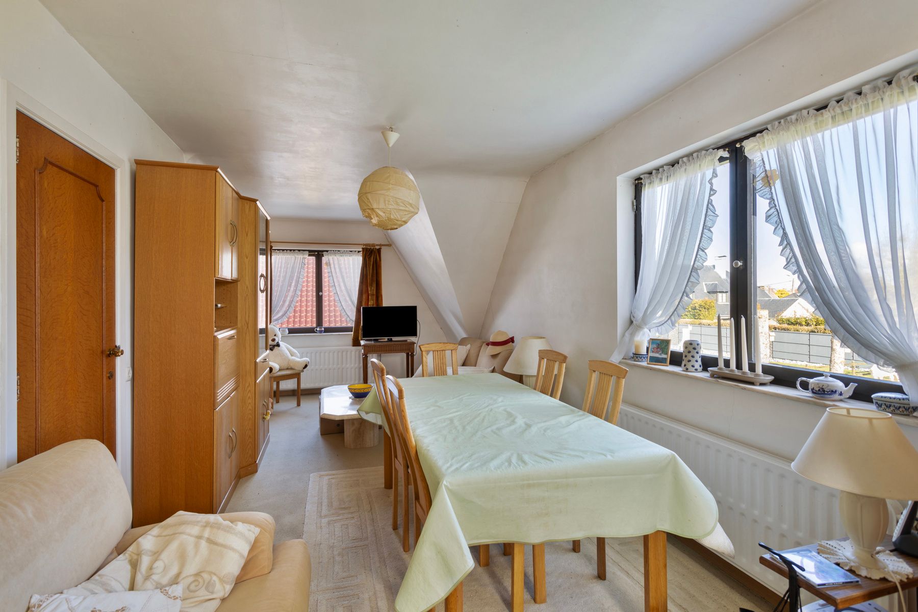 Residentieel gelegen villa met 4 slpks  foto 11