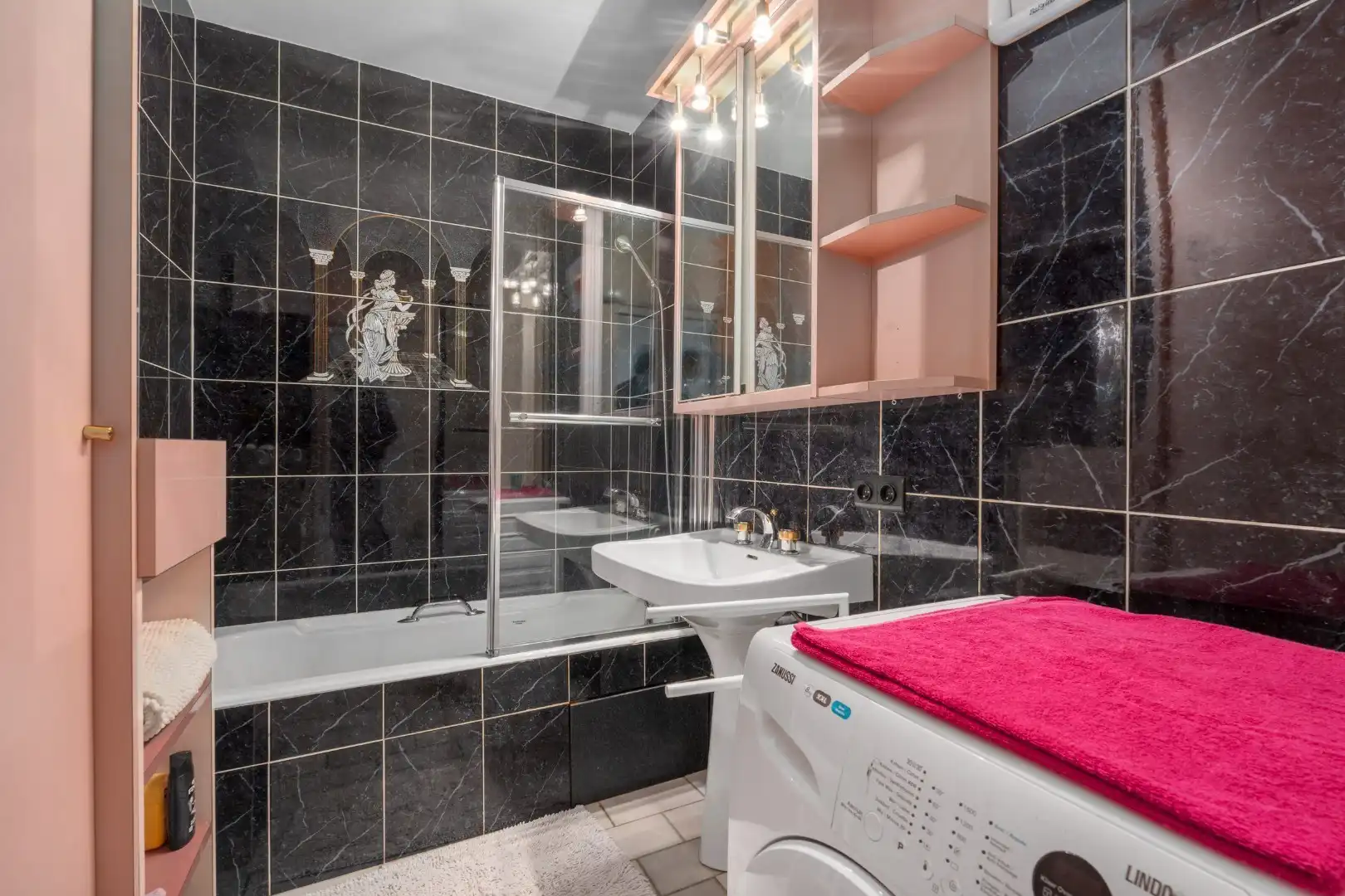 Appartement met 2 slaapkamers te koop in hartje Oostende – Wapenplein foto 15