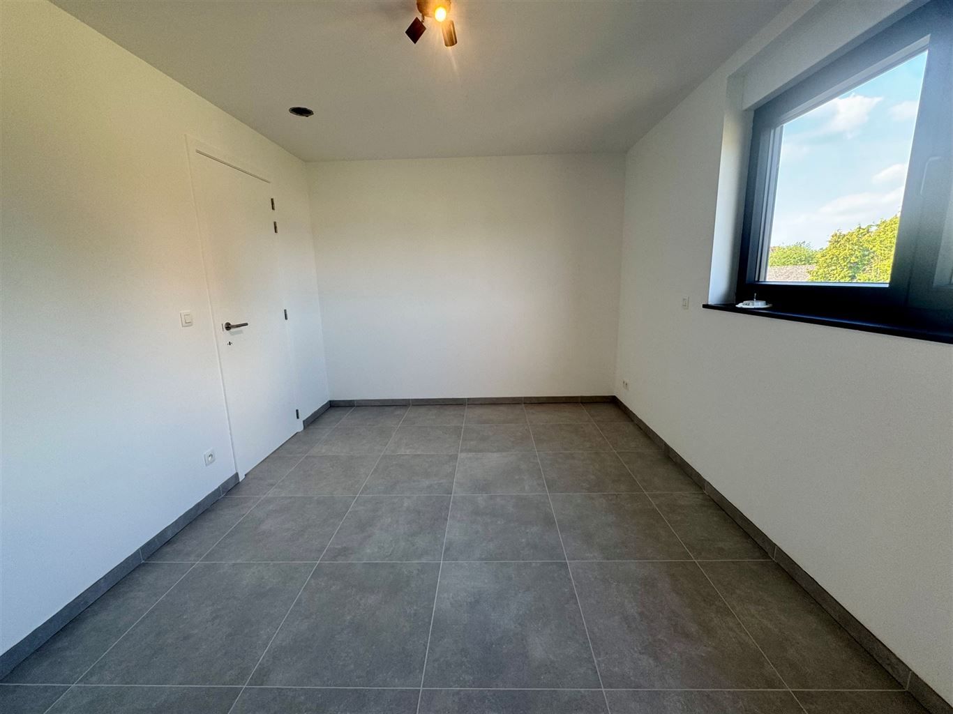 Prachtige, energiezuinige nieuwbouwwoning met 20 zonnepanelen, 3 slaapkamers en tuin op een rustige locatie nabij Maaseik foto 15