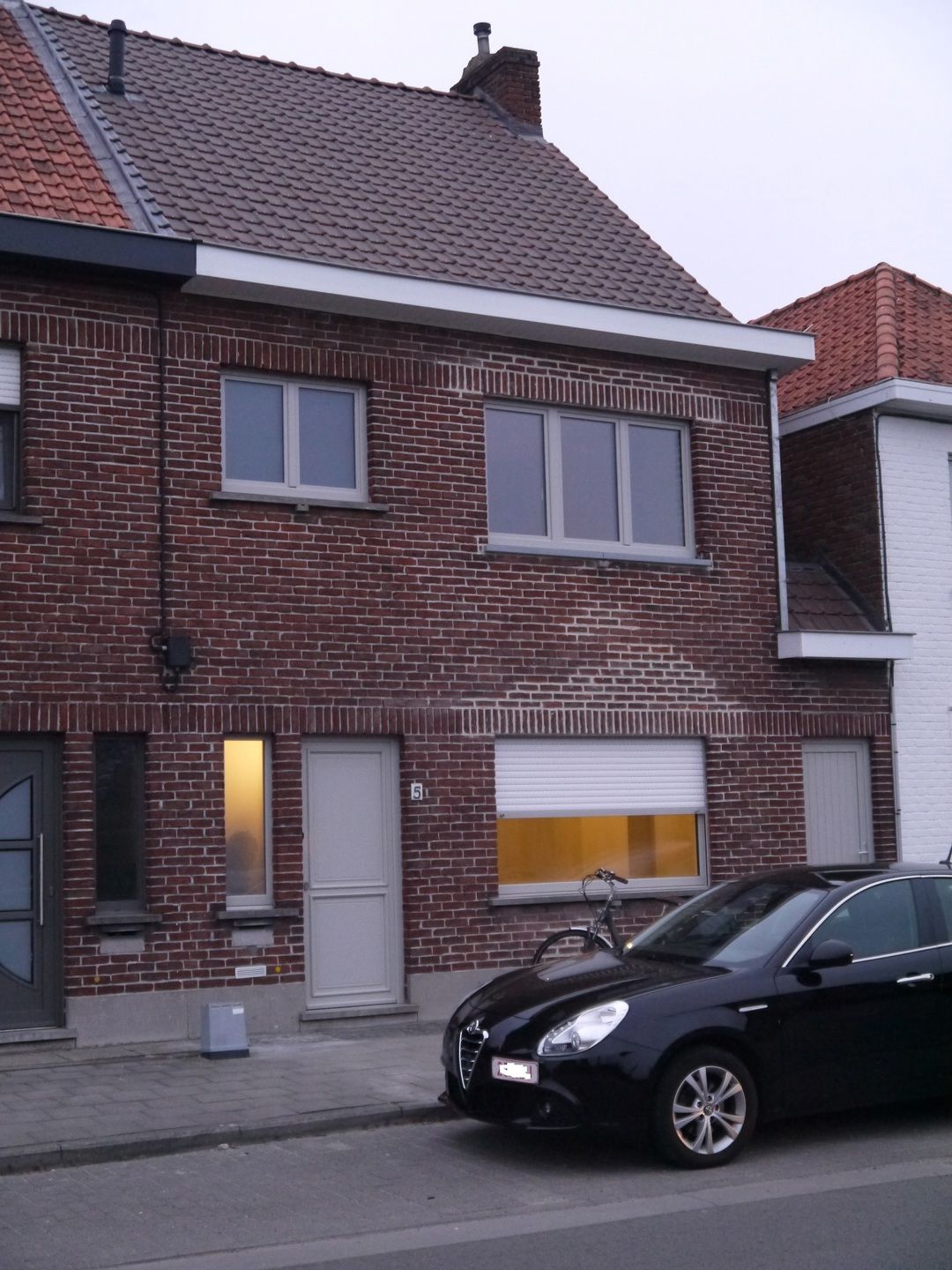 Centraal gelegen rijwoning met tuin  foto {{pictureIndex}}