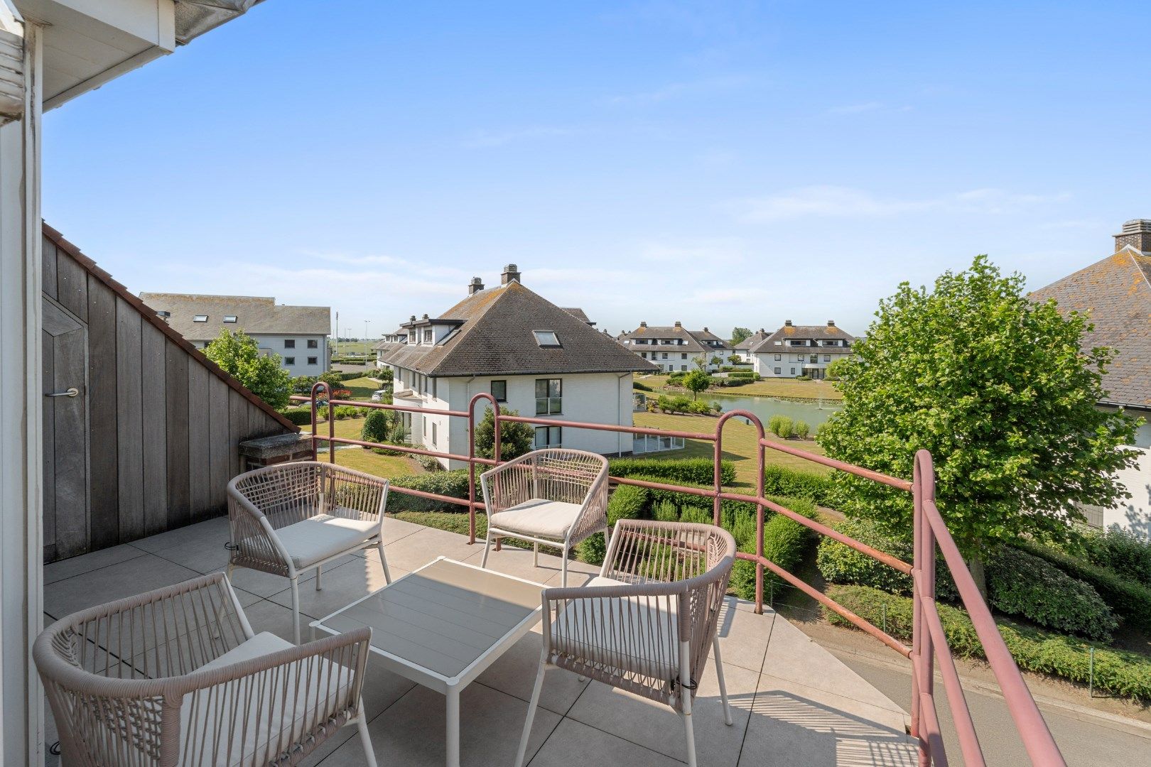Zéér ruim en lichtrijk duplex appartement met zuidgerichte terrassen op topligging foto 4