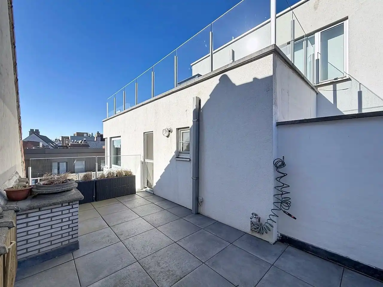 Perfect gerenoveerd appartement met ruim terras en zijdelings zeezicht foto 9