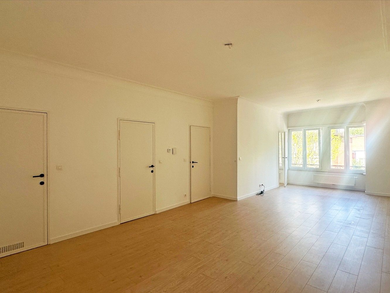 Ruim vernieuwd appartement met 2 slaapkamers op gunstige locatie in Wilrijk foto 4