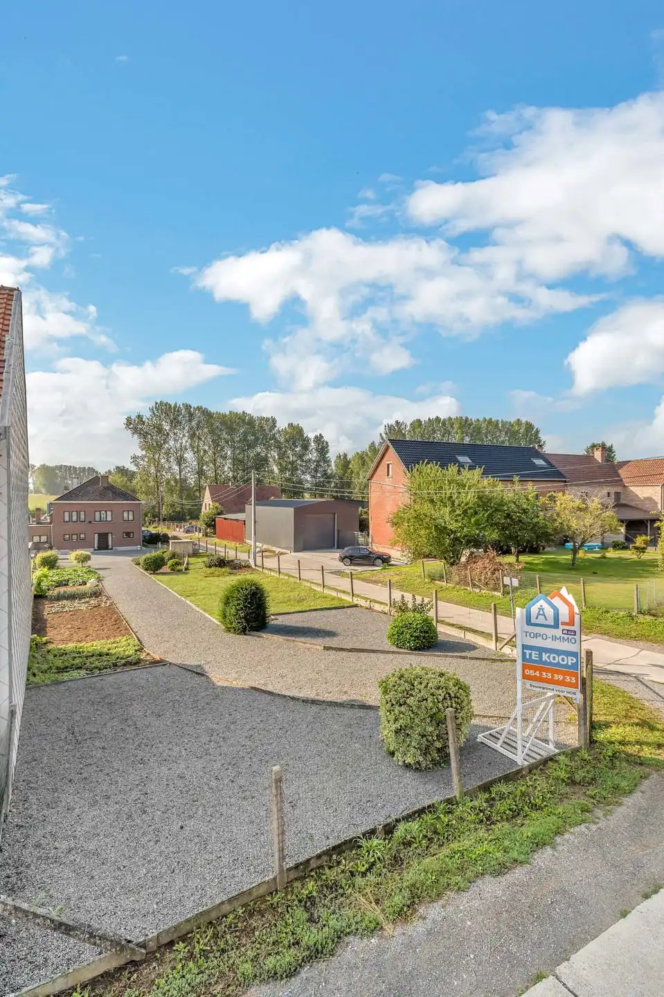 Rustig gelegen bouwgrond voor HOB foto 4