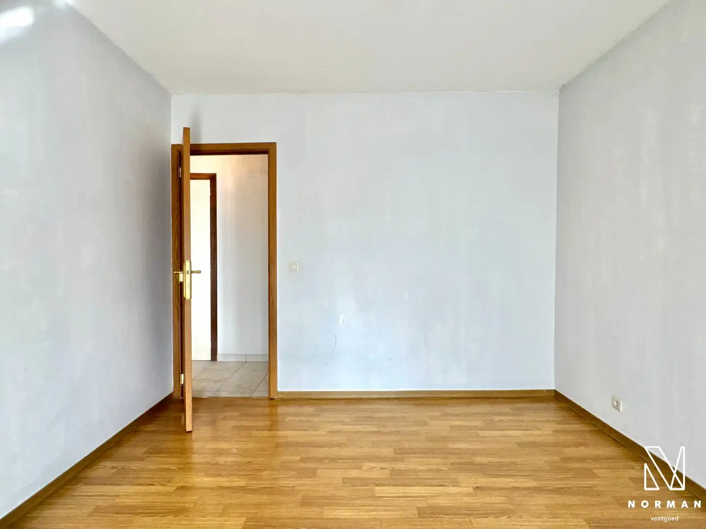 Lichtrijk en energiezuinig appartement met 2 slaapkamers, terras en garage te koop in centrum Kuurne! foto 17
