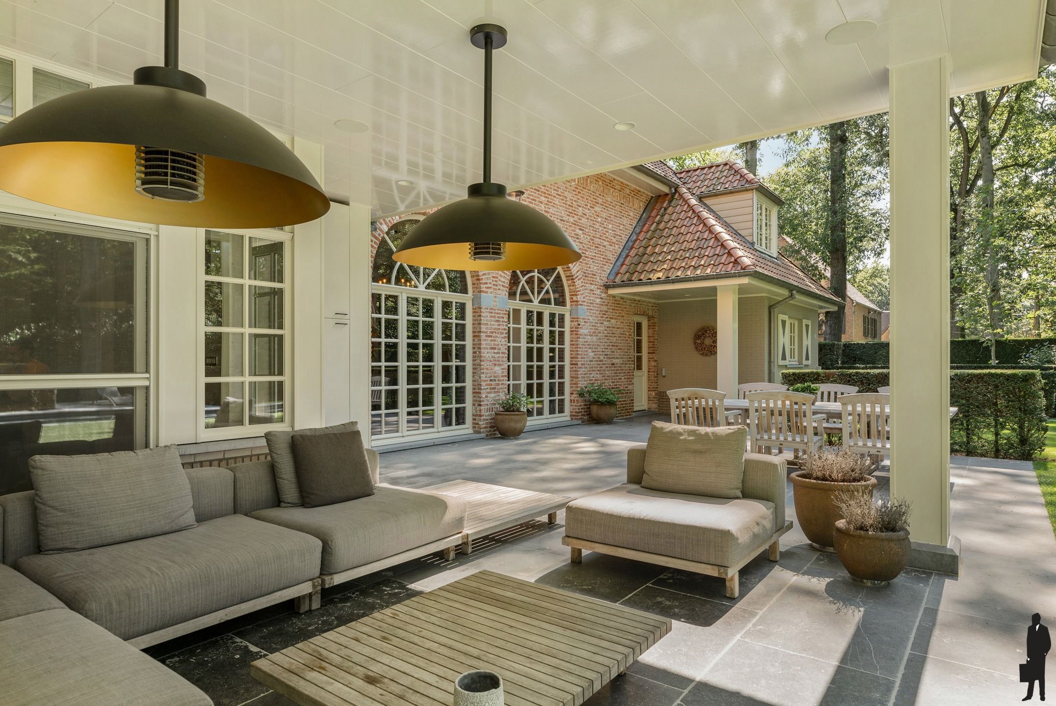 Rietgedekte en tot in de puntjes afgewerkte klassevilla foto 30