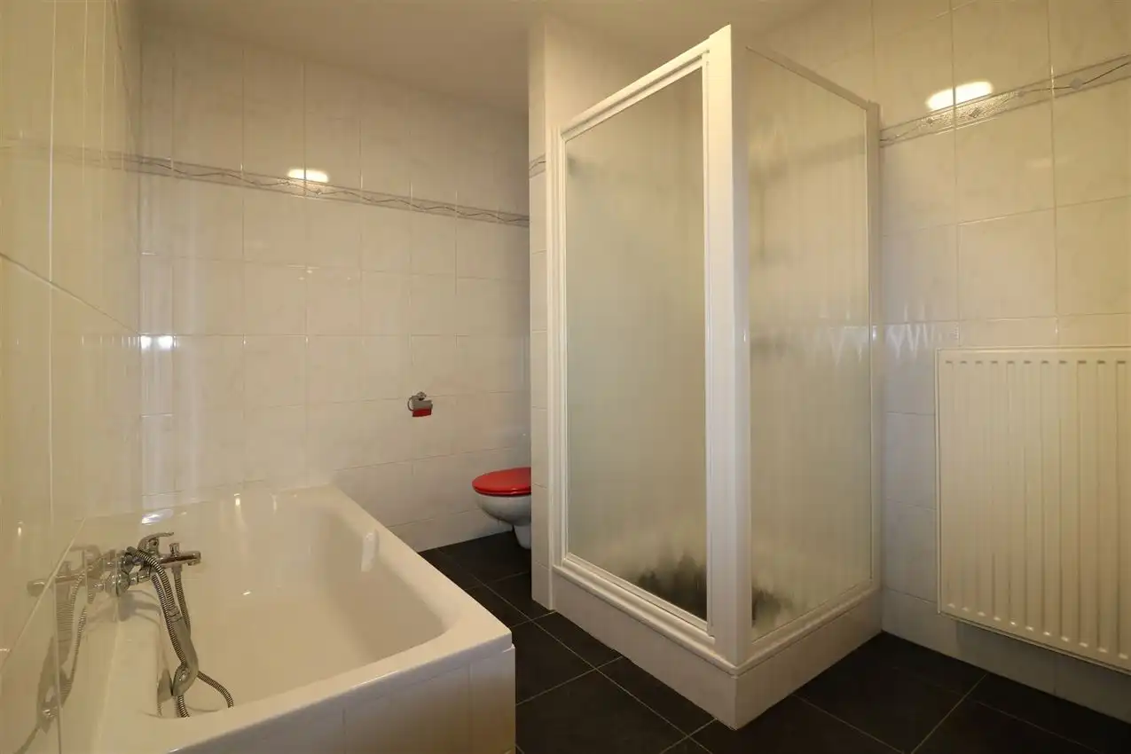 Duplex met groot terras, twee slpk en afgesloten garage foto 21