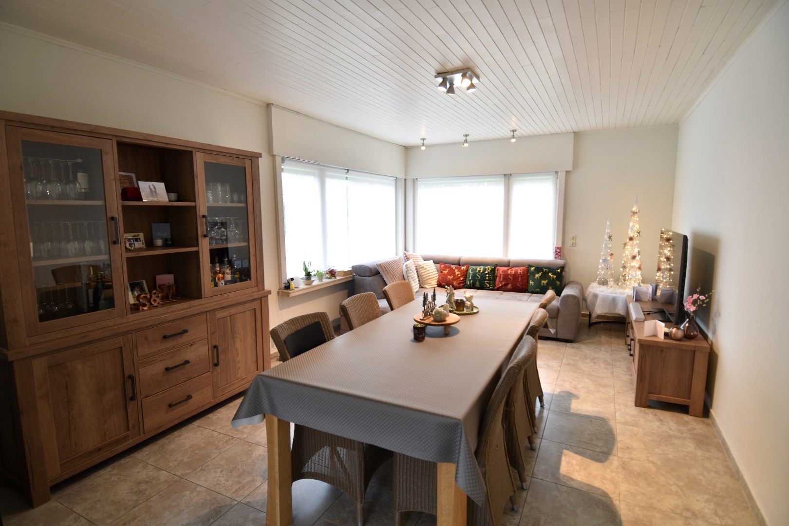 Alleenstaande woning op perceel van 1.062 m² te koop op rustige ligging vlakbij centrum-Gullegem foto 5