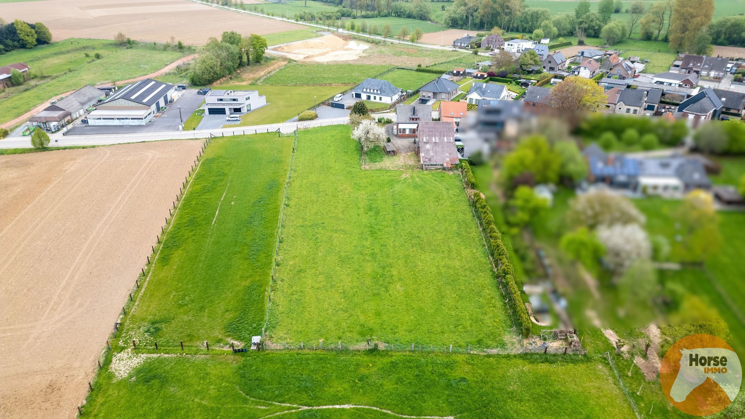 HERZELE - Woning met bijgebouw op 55are foto 3