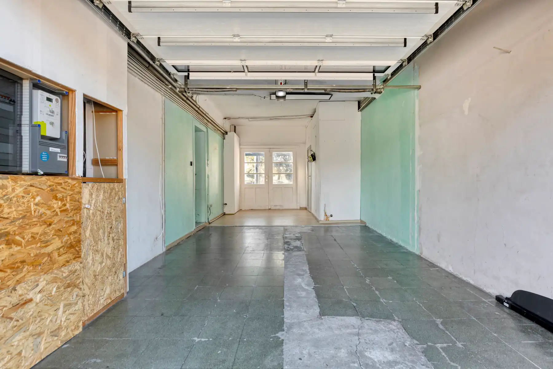 Ruime instapklare gezinswoning met 4 slaapkamers & garage. foto 10