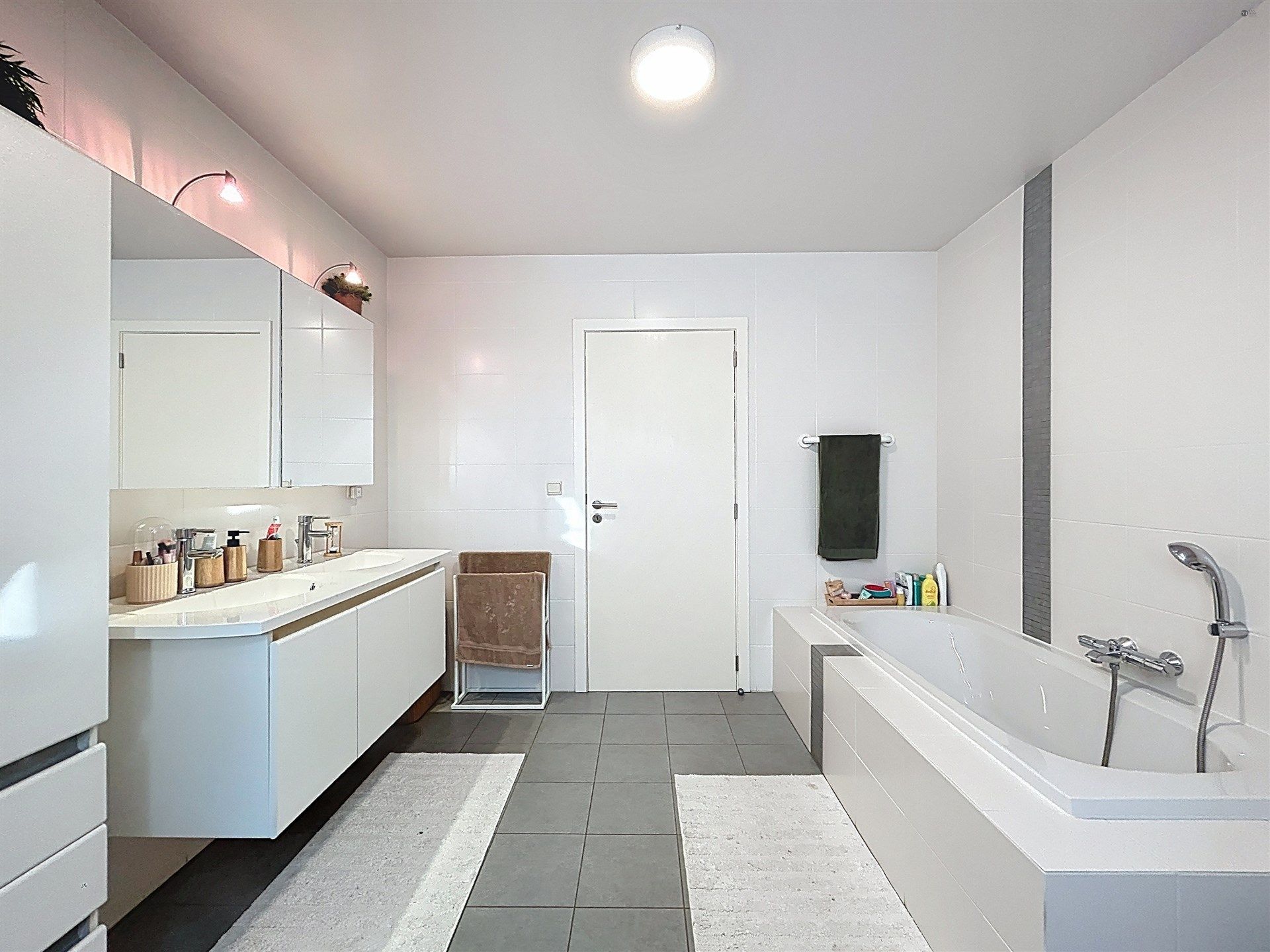 Open bebouwing met 3 slaapkamers en garage op perceel van 644m² foto 18