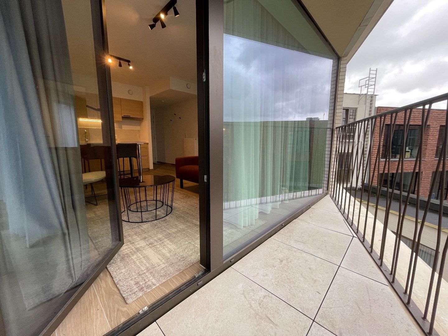 Trendy 1 slpk appartement met terras  foto 13