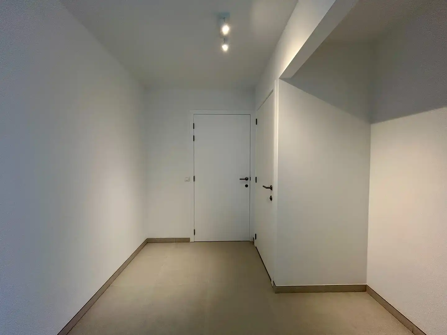 Instapklaar nieuwbouwappartement met 3 kamers & terras te Tielt! foto 3