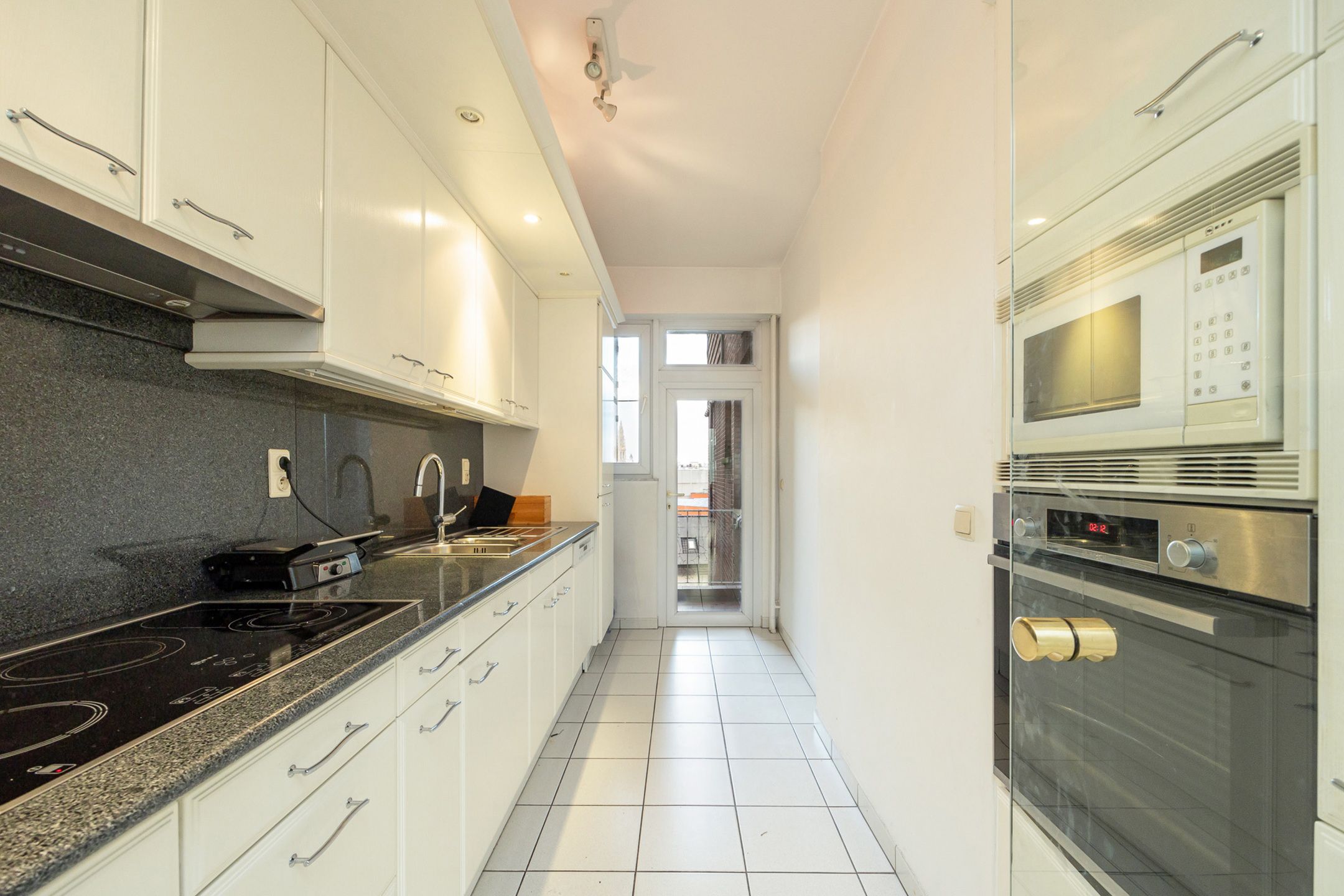 ANTWERPEN - Ruim 3-slaapkamerappartement  foto 3