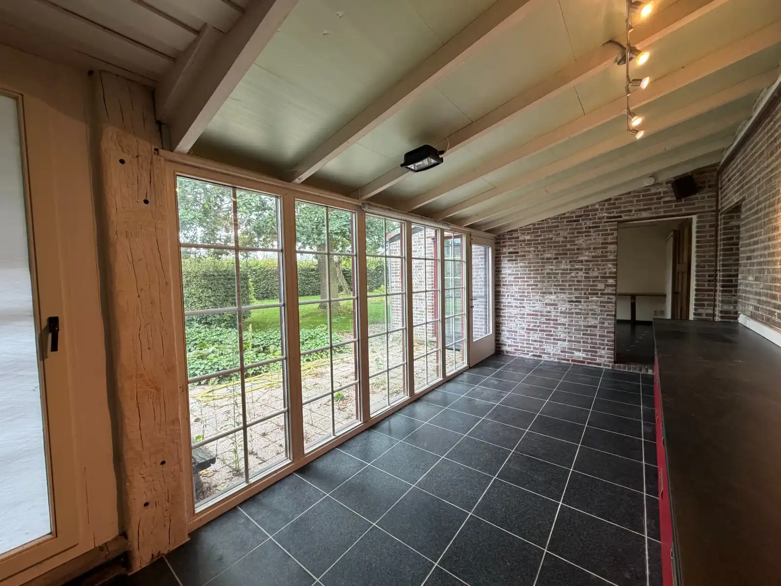 VEELZIJDIGE LANDELIJKE WONING OP 1.170 M² MET TAL VAN MOGELIJKHEDEN! foto 19
