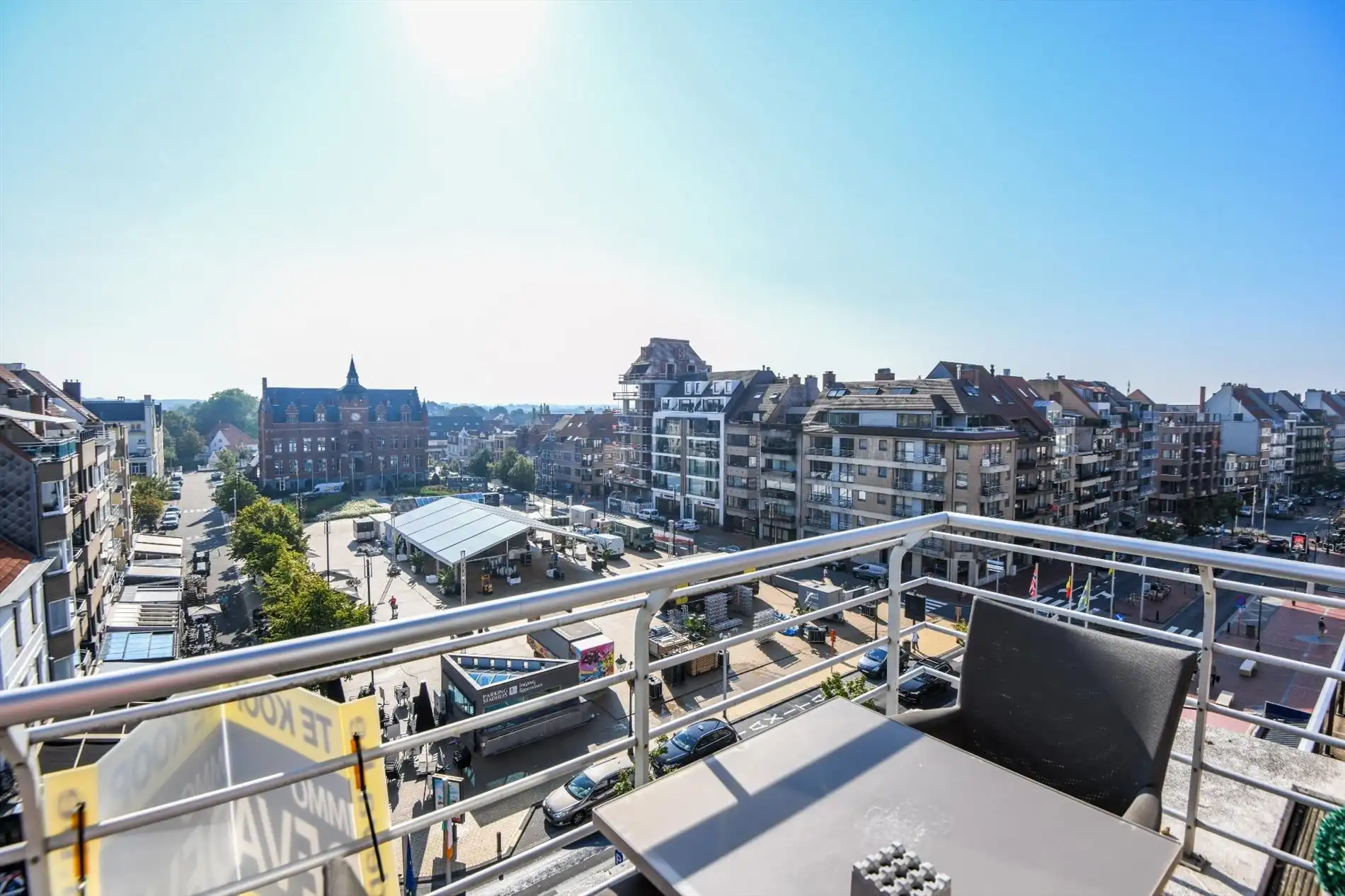 Duplex appartement met open zicht gelegen op de Lippenslaan ter hoogte v.h. Verweeplein. foto 3