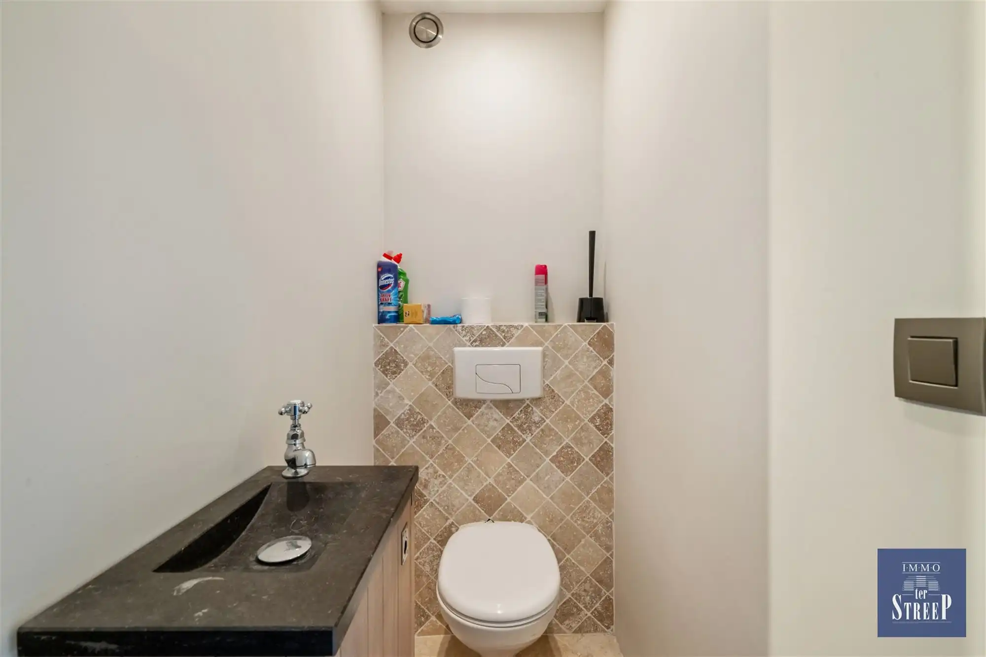 Appartement met 2 slaapkamers op de zeedijk van Middelkerke foto 15