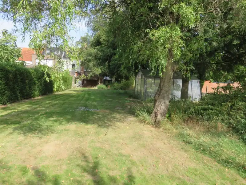 Totaal te renoveren woning op groot perceel van ca. 1270m² foto 7