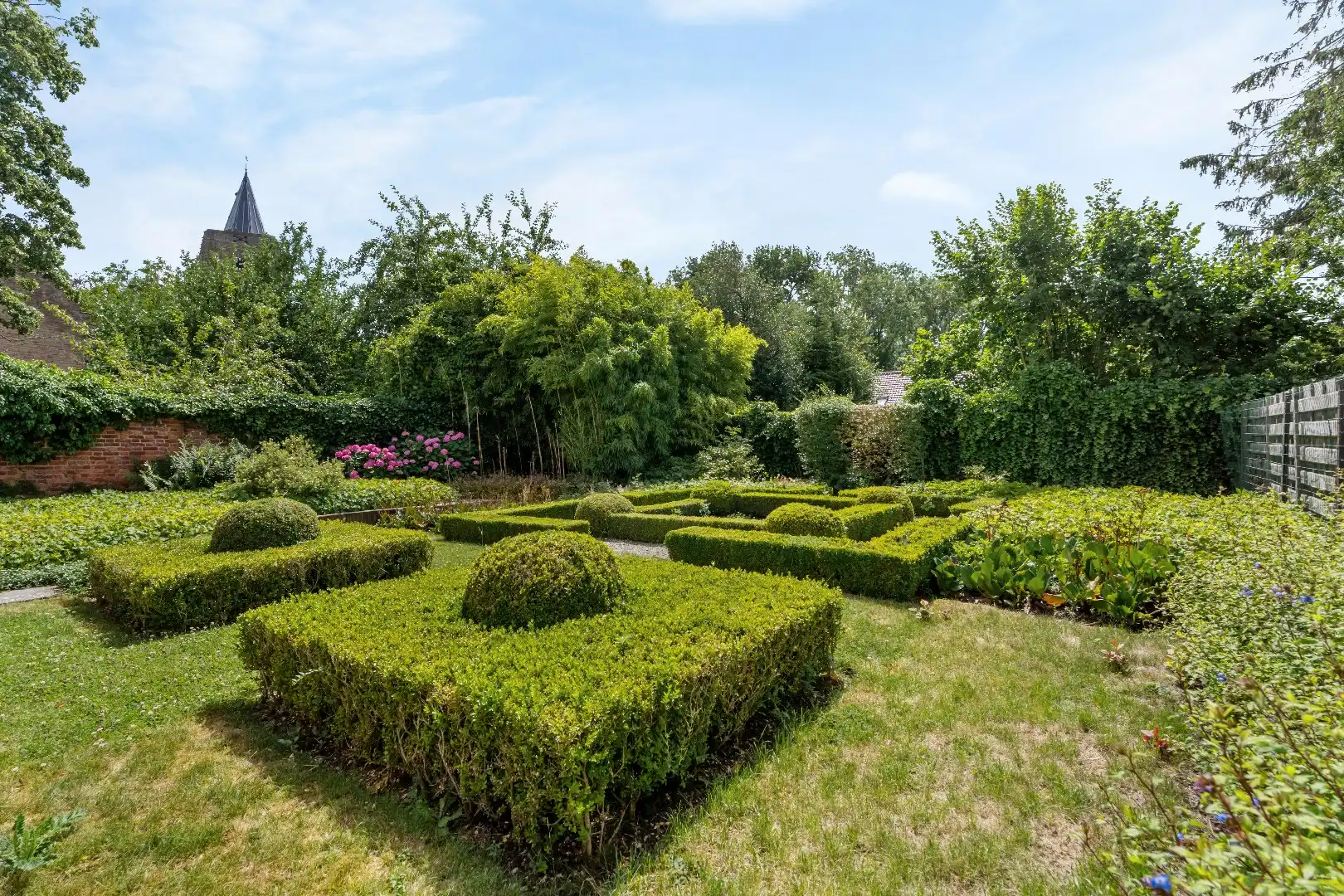 Centraal gelegen handels(woning) met garage op 369m² in Merkem! foto 14