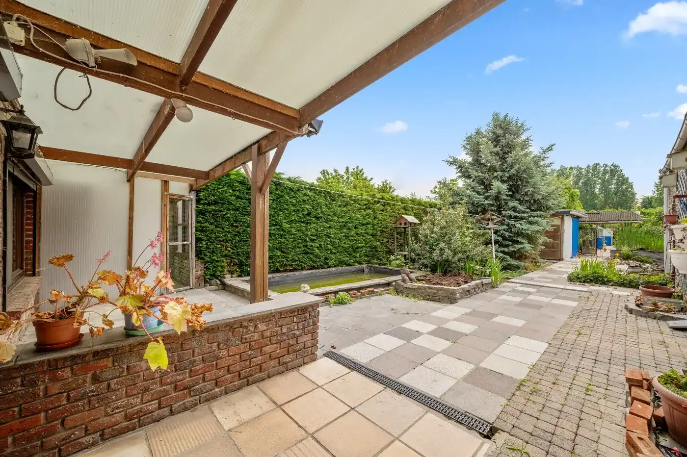 Ruime te renoveren rijwoning met ontzettend veel potentieel. foto 3