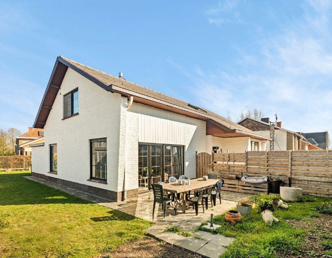 ALLEENSTAANDE WONING MET 5 SLPKS, 2 BADKAMERS, TUIN EN GARAGE foto 4