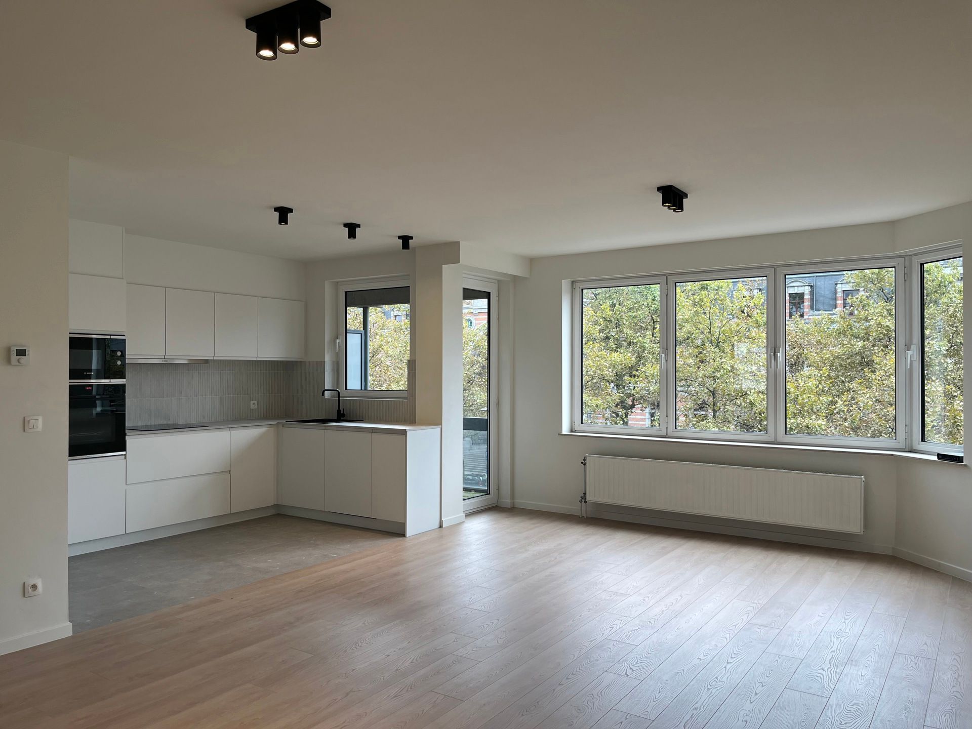 Energiezuinig gerenoveerd app. met terras op top ligging! foto {{pictureIndex}}