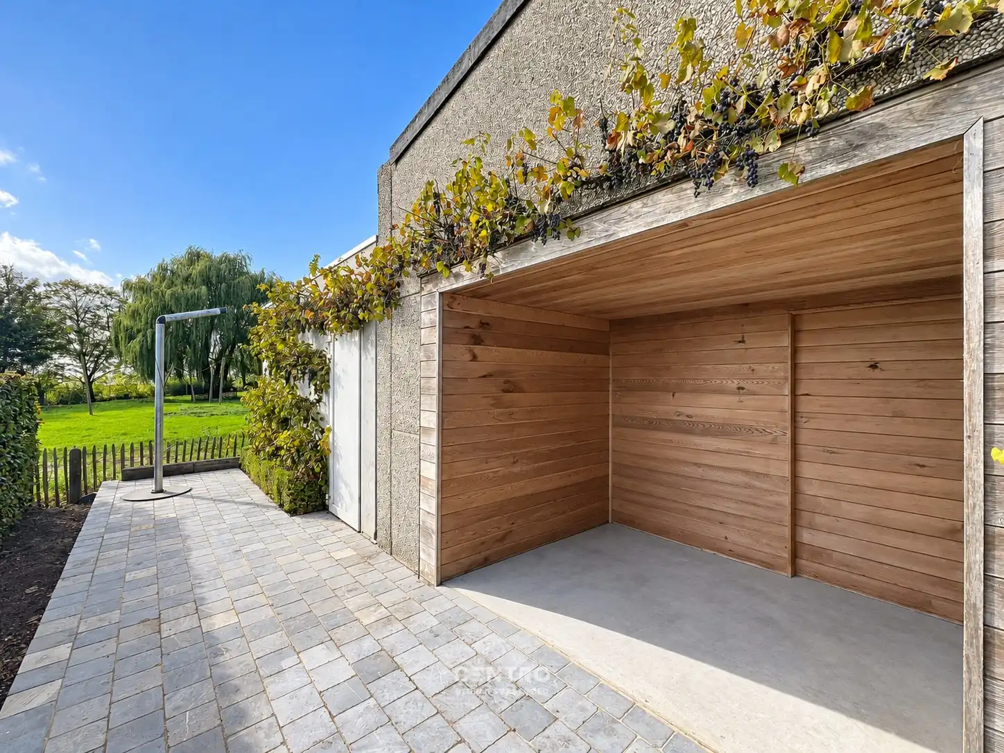 Veelzijdig bedrijfspand met ruim MAGAZIJN, TOONZAAL, KANTOREN EN COMFORTABELE WONING op 1.746 M²! foto 22