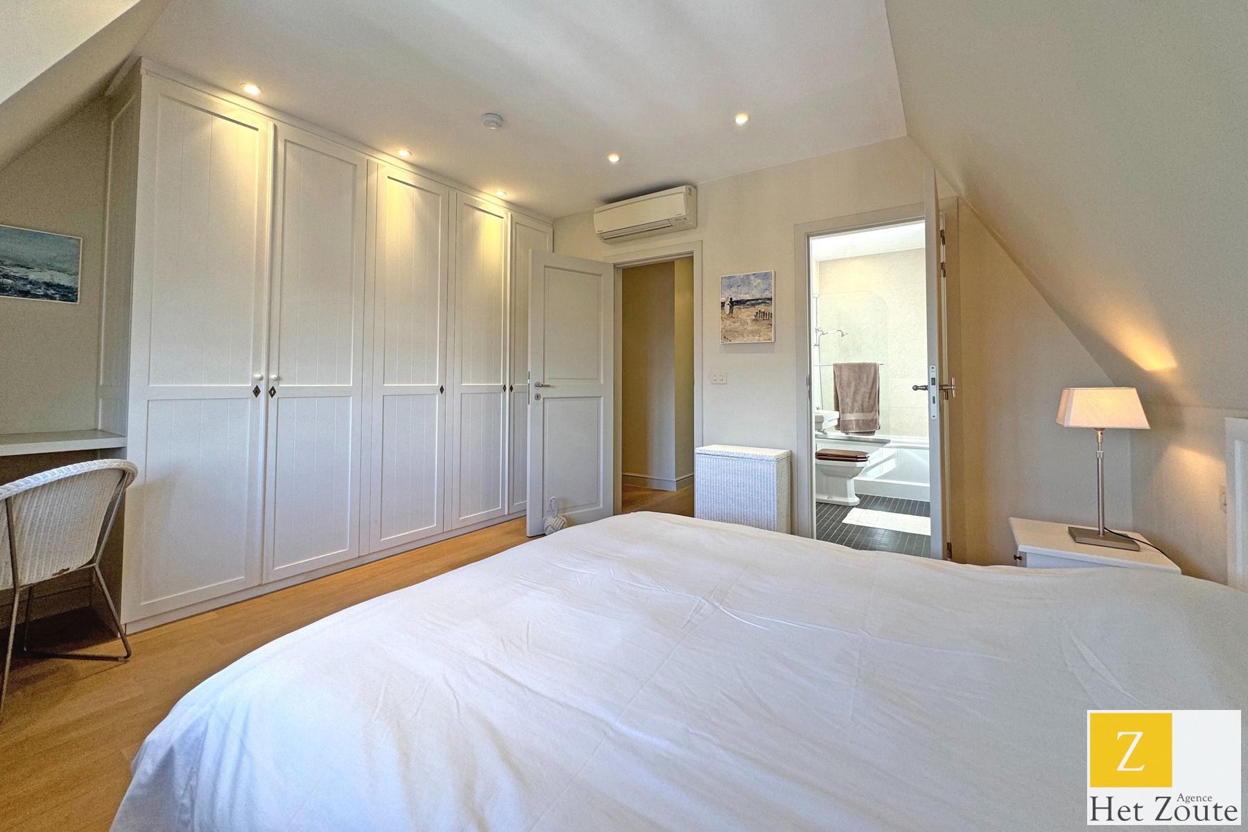 Lichtrijk gemeubeld duplexappartement in Het Zoute - Knokke foto 15