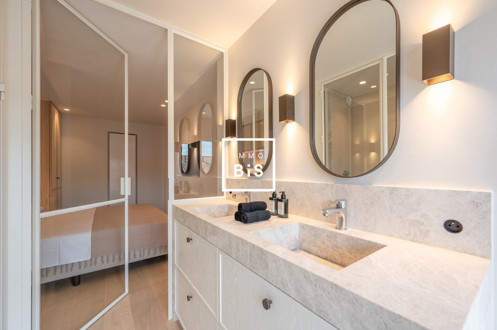 Luxueus gerenoveerd appartement centraal gelegen op enkele stappen van de zeedijk foto 15