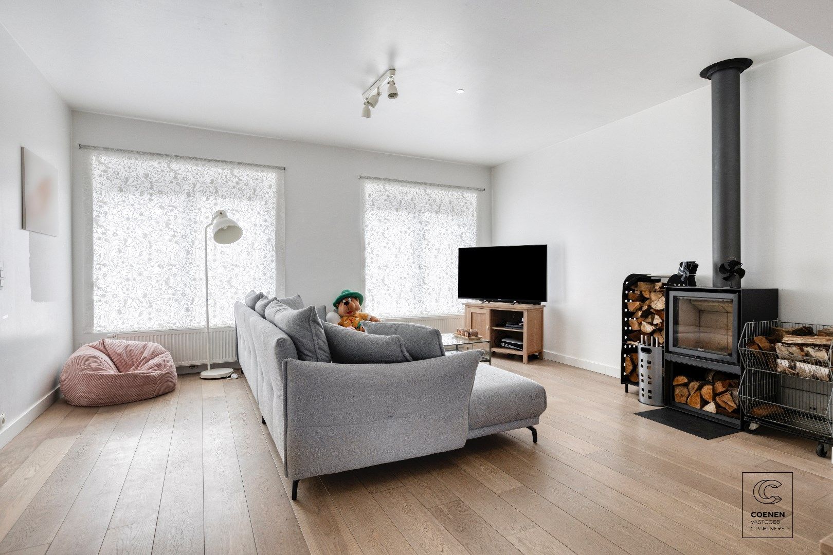 Prachtige woning van 200 m² met vier slaapkamers op een uitstekende locatie te Schoten! foto 4