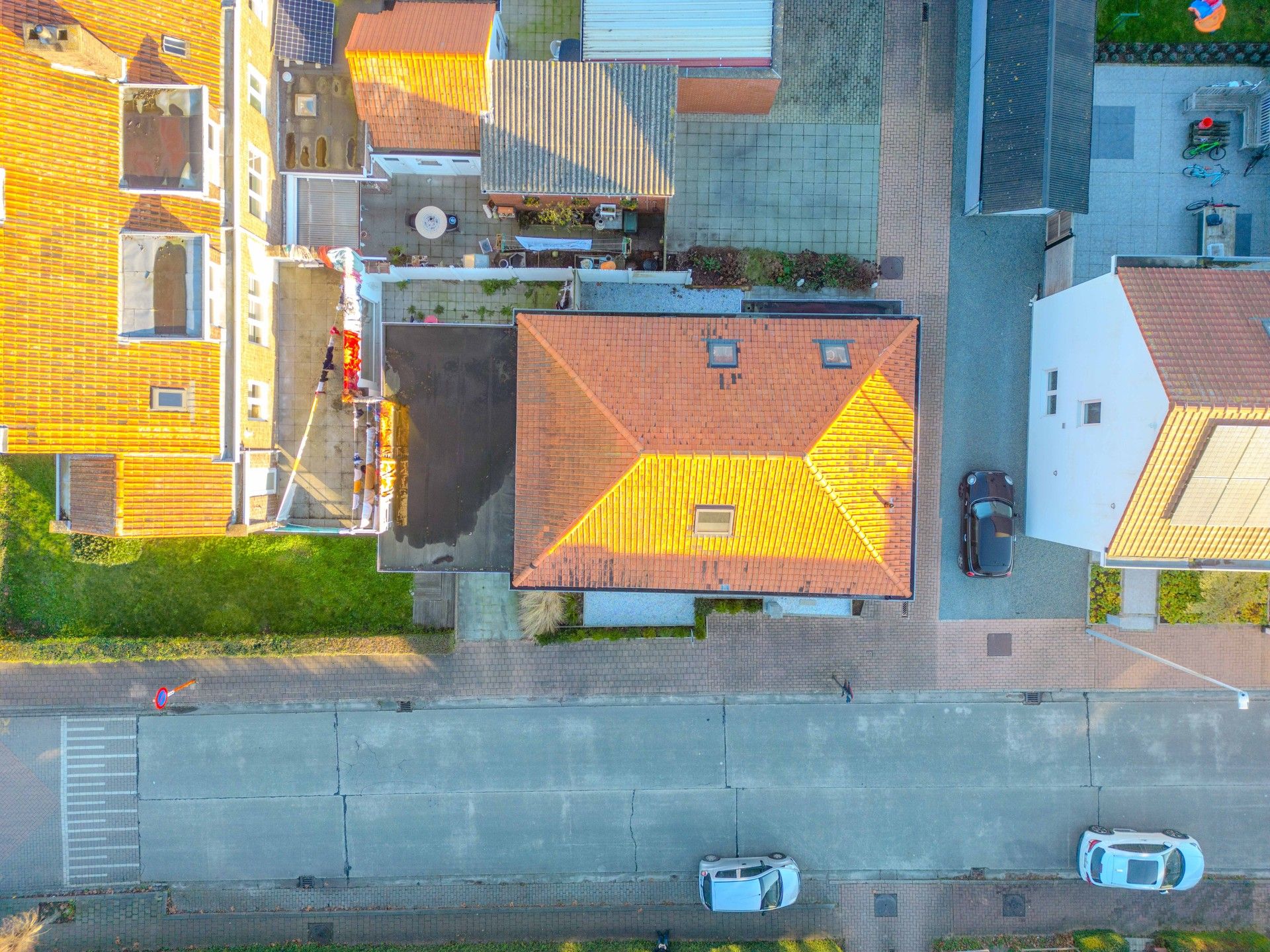 COMMERCIEEL GEBOUW - OPBRENGSTEIGENDOM foto 36