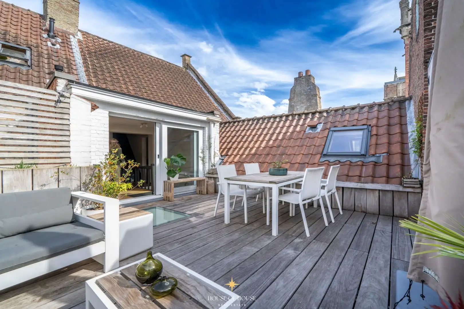Charmante hoekwoning met praktijkruimte & dakterras in het hart van Brugge. foto 19