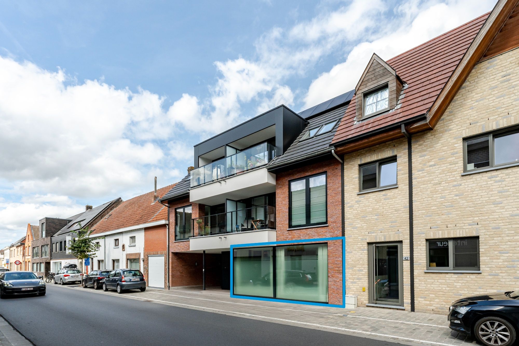 Handels- of kantoorruimte met privé-woonst op toplocatie Ligging als absolute troef foto 16