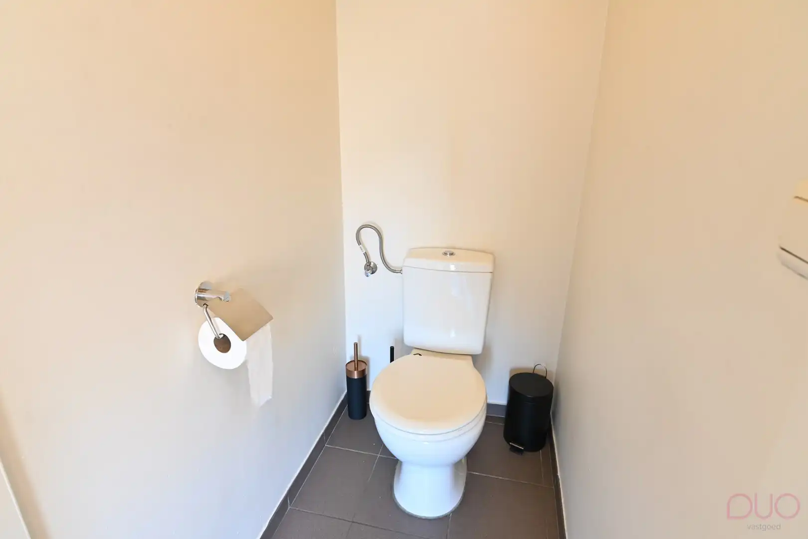 Instapklaar appartement met twee slaapkamers en groot terras met open zicht foto 7