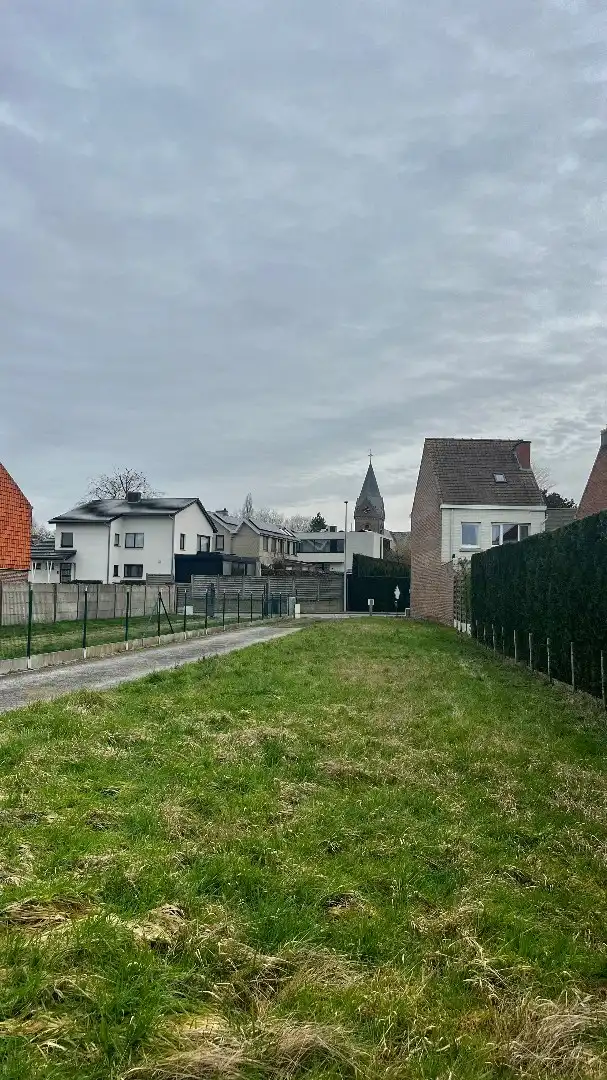 Grote woning op 924 m² met uitweg en garage foto 4