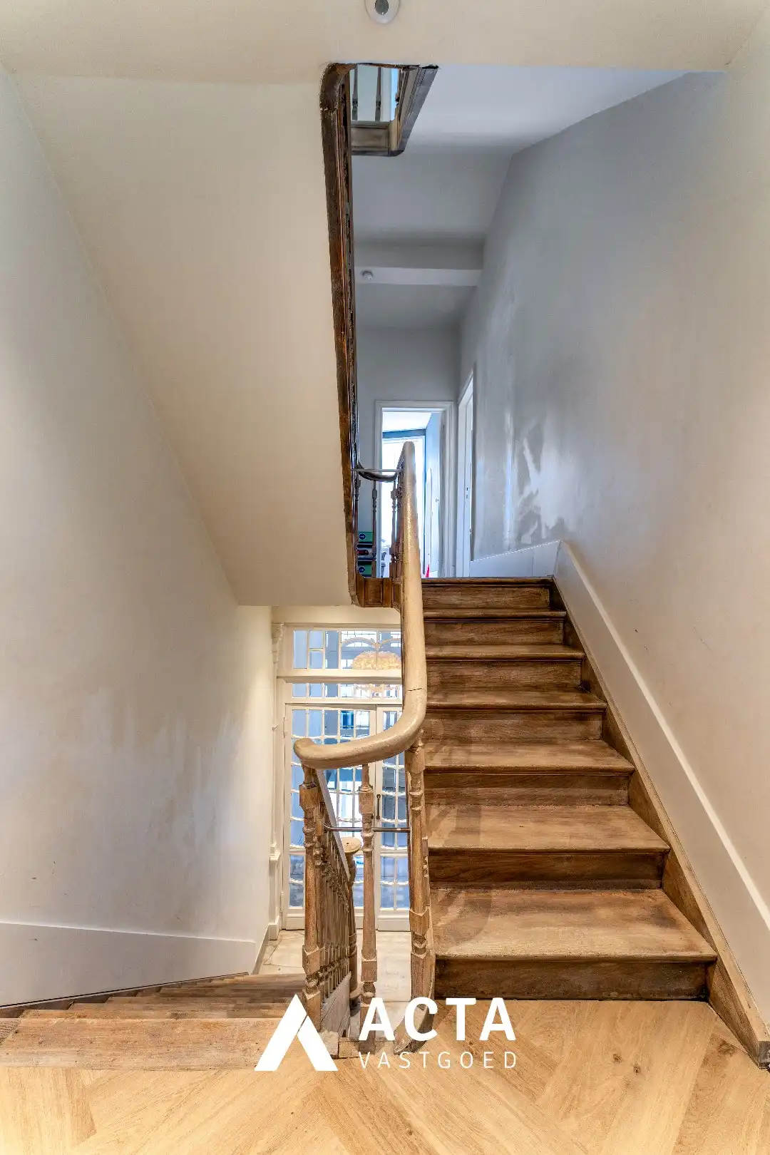 Gerenoveerd herenhuis in het centrum van Oostende foto 10