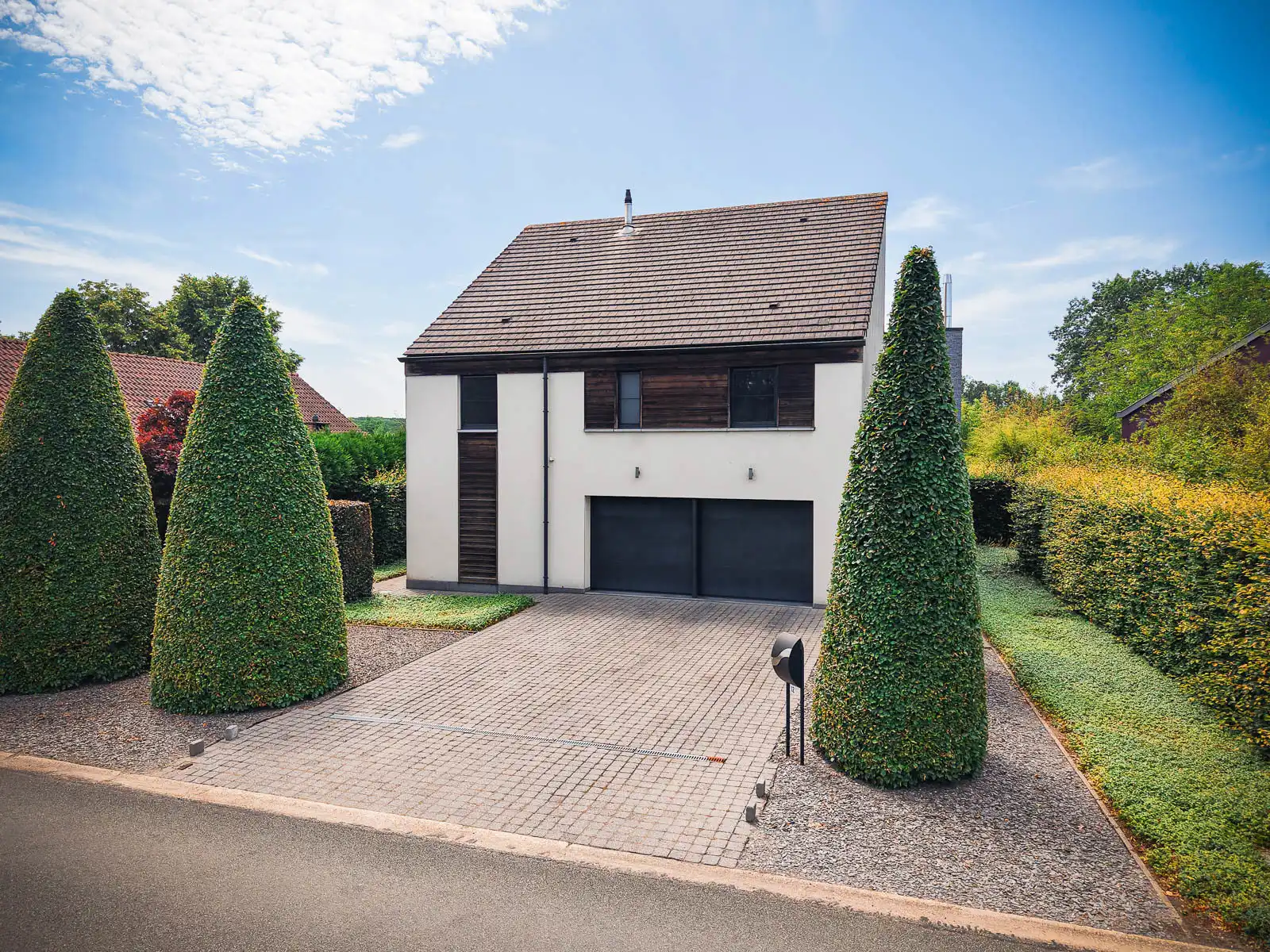 Stijlvolle, eigentijdse woning op een ruim perceel foto 4