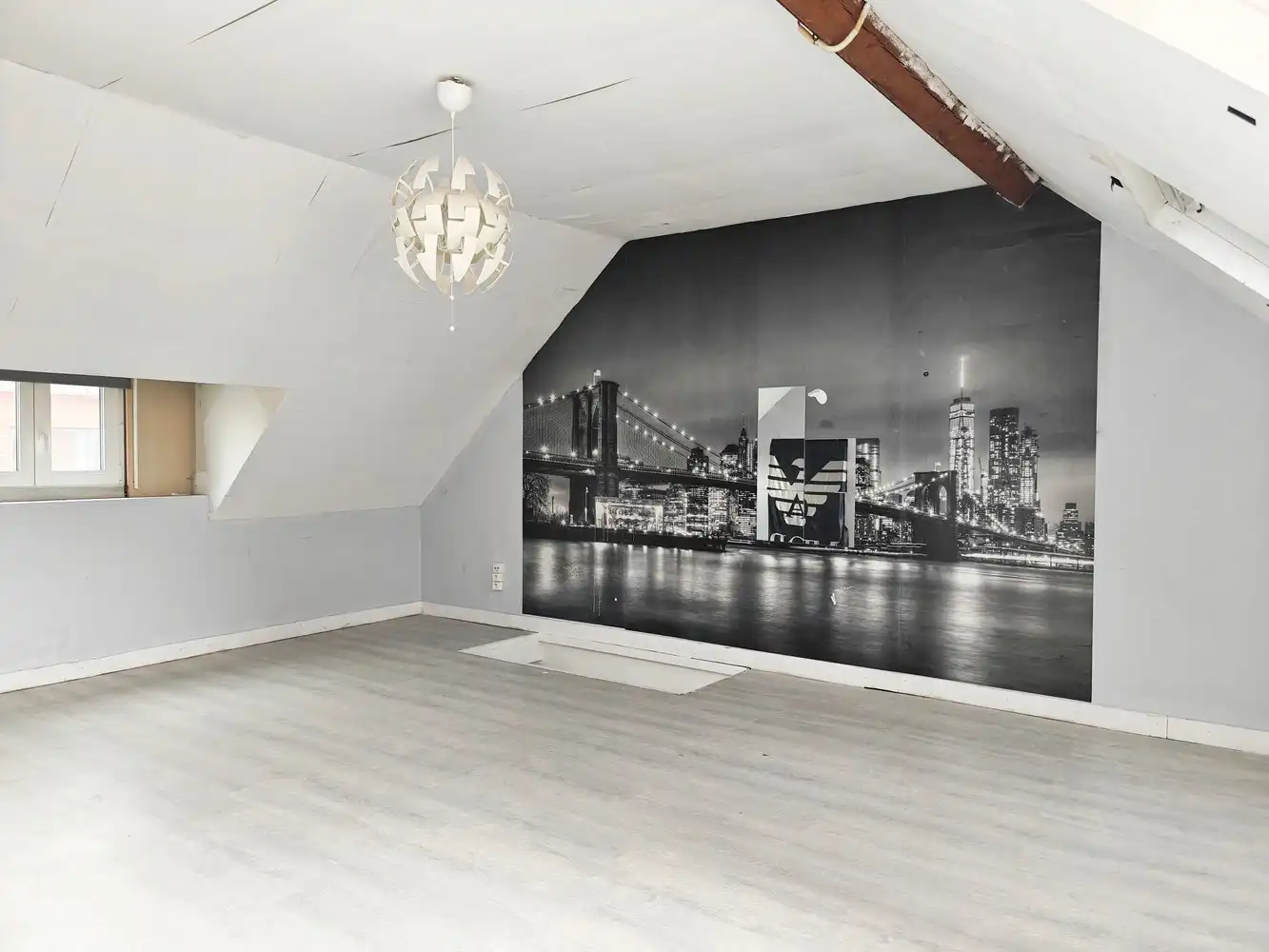 Te renoveren rijwoning met 4 slaapkamers en leuke stadstuin. foto 15