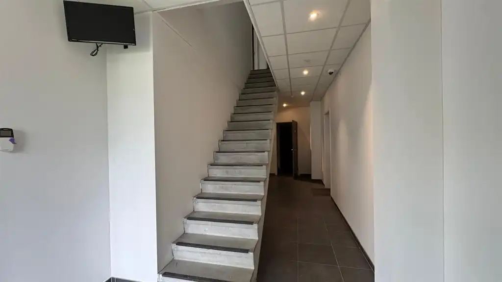 Te Huur: Magazijn met kantoor te Mechelen nabij R6 en E19  foto 10
