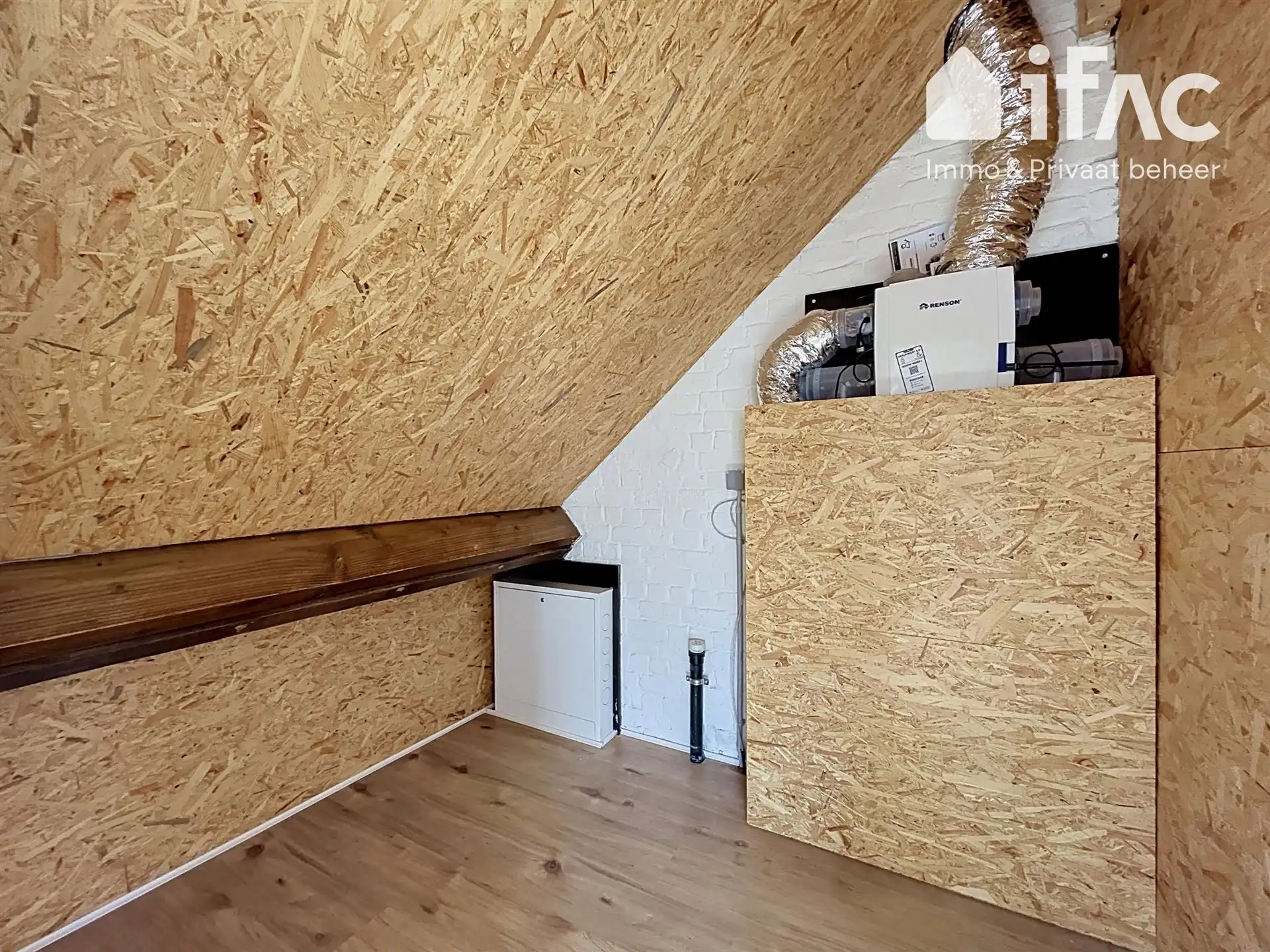 Rustig gelegen volledig gerenoveerde woning foto 24