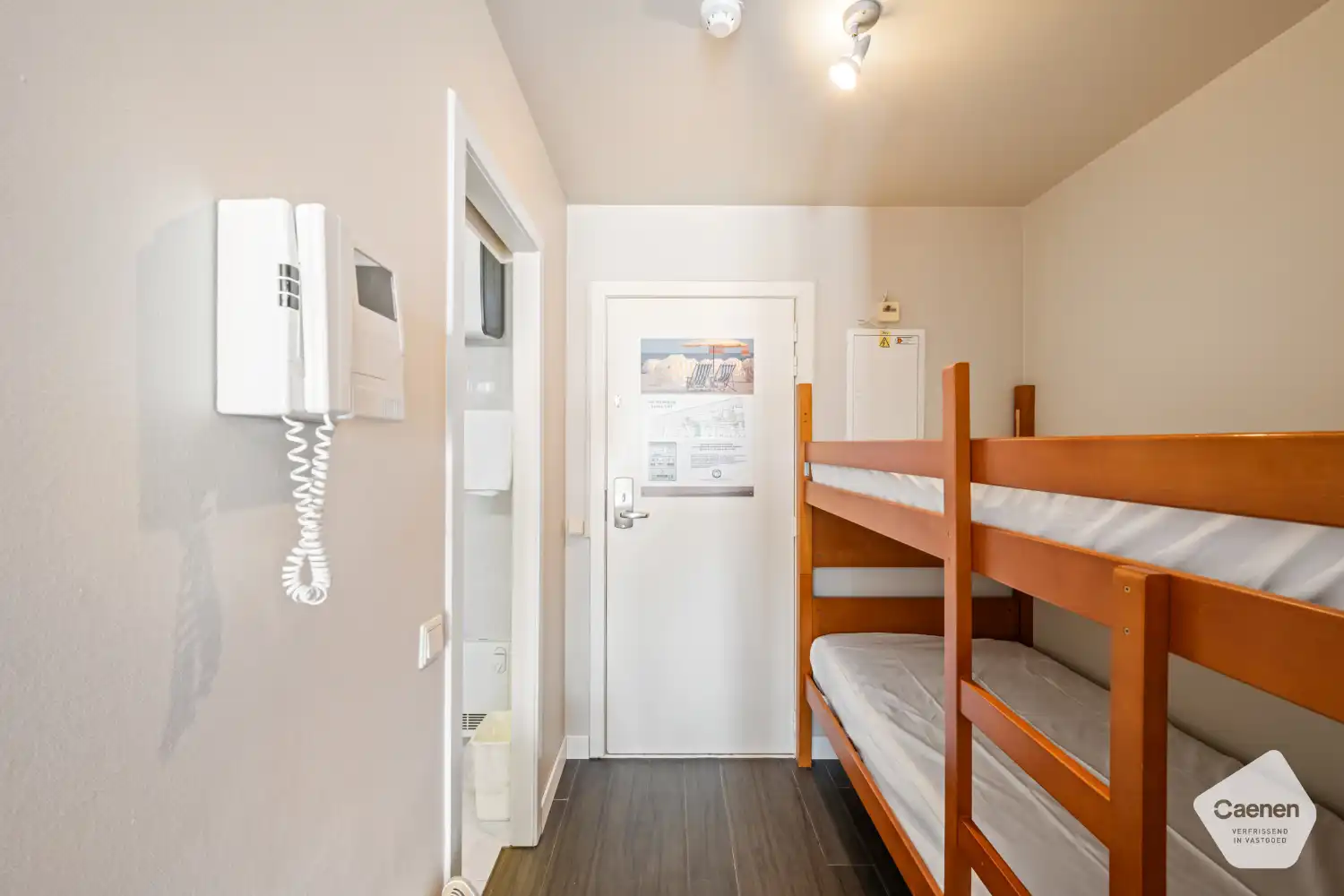 Instapklare studio met zeezicht foto 2