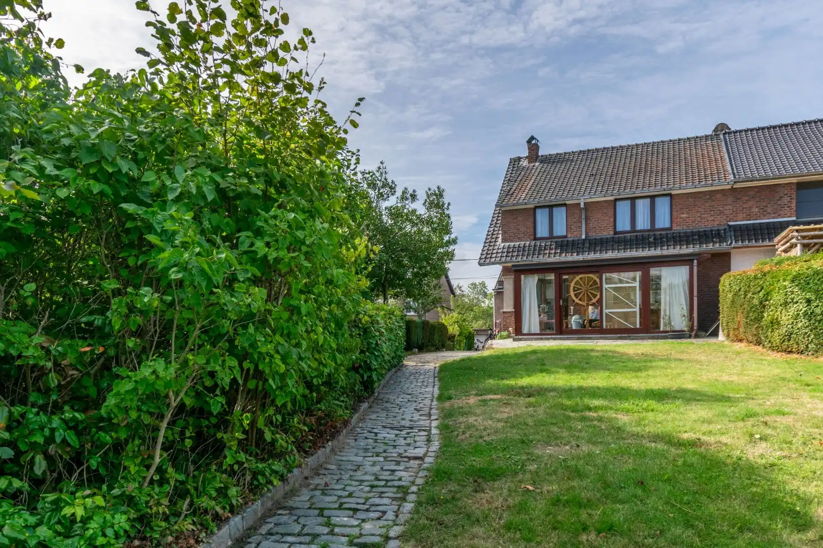 RUIME WONING MET 3 SLAAPKAMERS, GARAGE & TUIN ! foto 11
