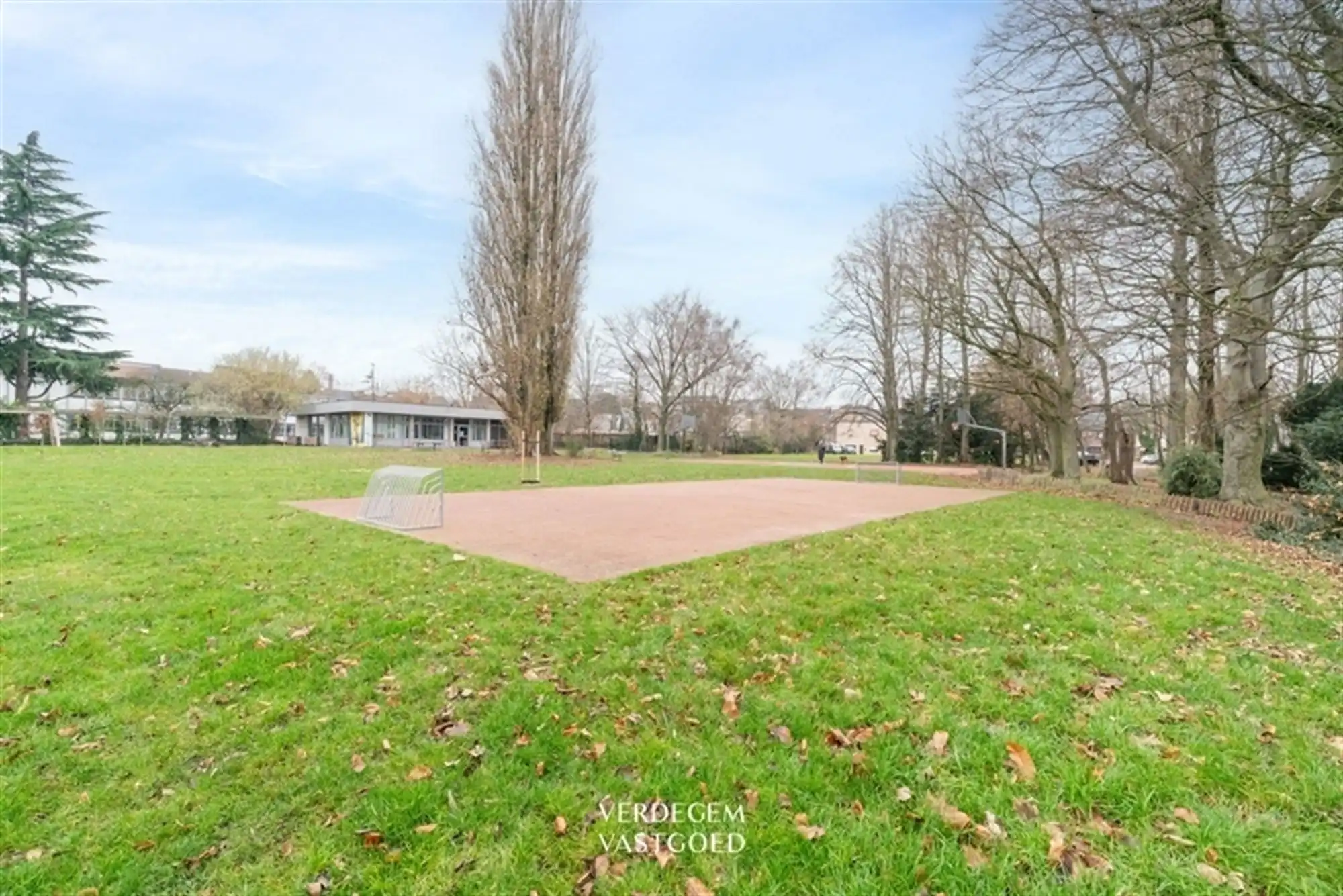 Architecturale studentenwoning met 8 entiteiten, garage en prachtige tuin foto 31